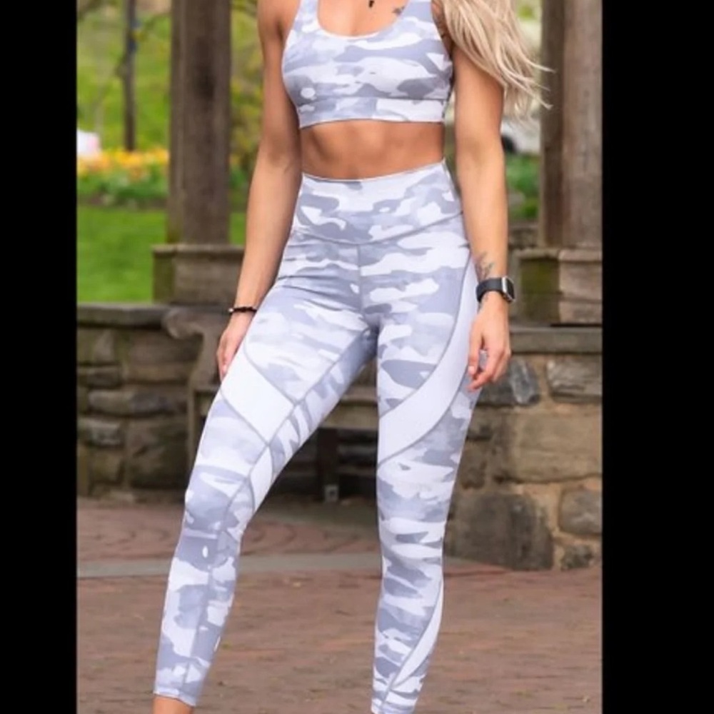 VTDC Set - White Camo leggings & Sports Bra